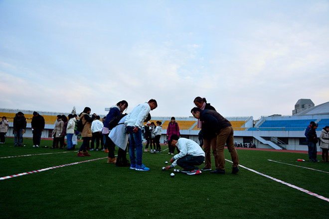 91社区
举办第一届学生运动会