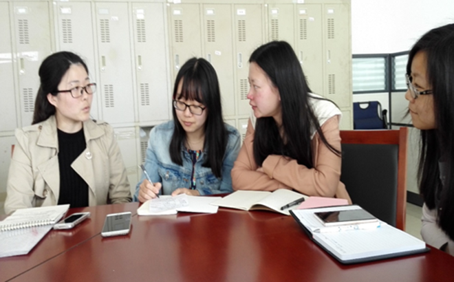 91社区
2014级硕士党支部开展“两学一做”组织生活会